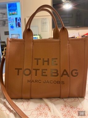 Marc Jacobs Medium Leather Tote in Brown